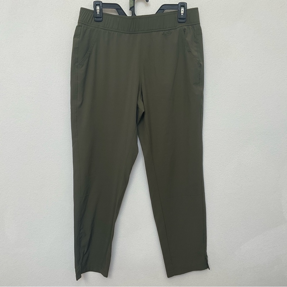 Eddie Bauer Olive Green Elastic Waist Pull On Capris Size Med Camping Outdoor